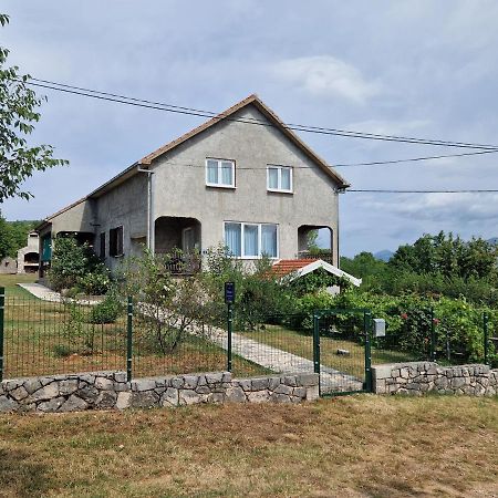 Apartman Lana Kijevo Екстер'єр фото