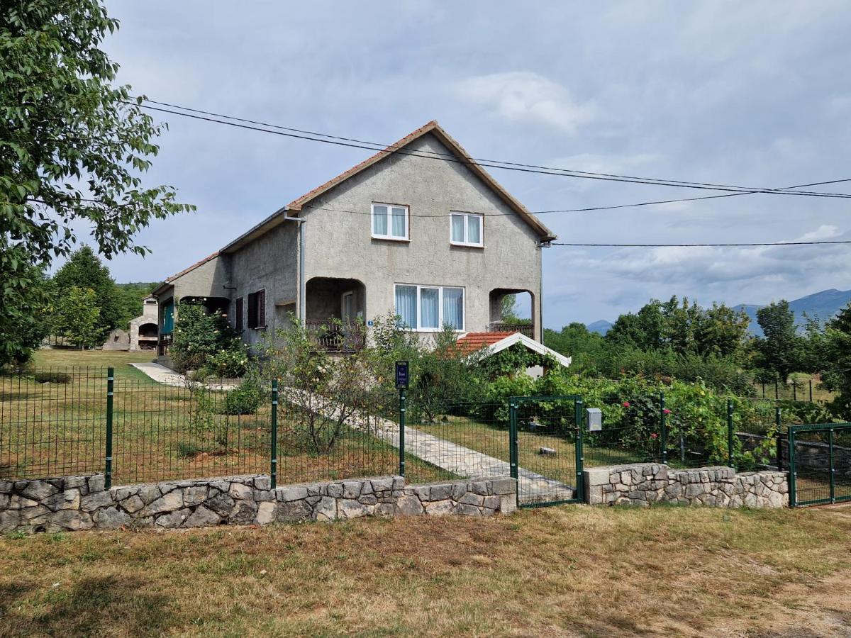 Apartman Lana Kijevo Екстер'єр фото