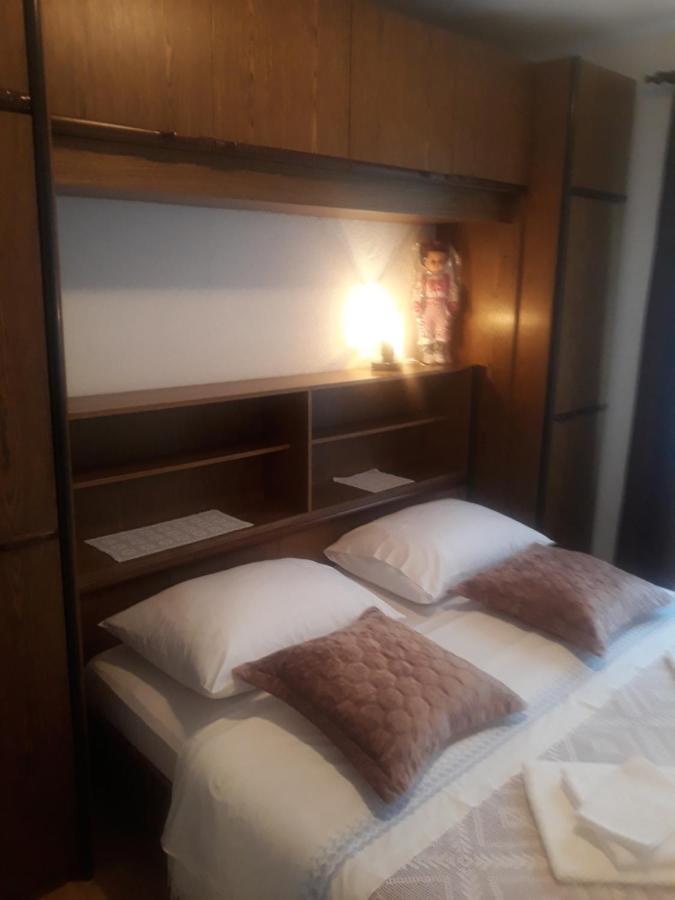 Apartman Lana Kijevo Екстер'єр фото