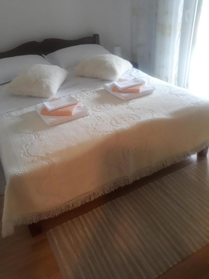Apartman Lana Kijevo Екстер'єр фото