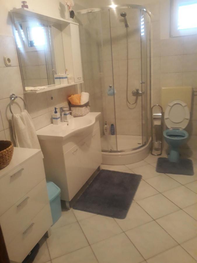 Apartman Lana Kijevo Екстер'єр фото