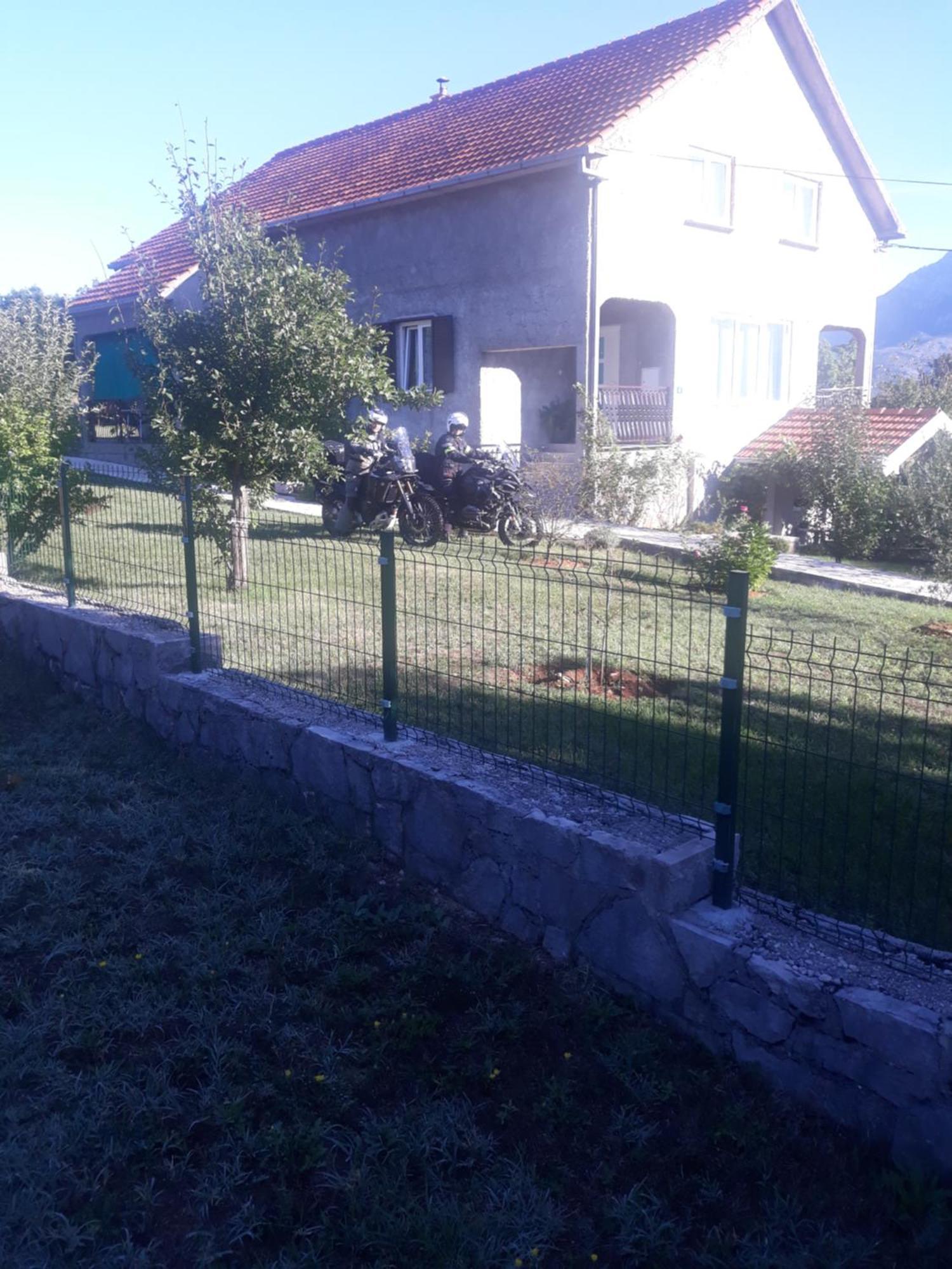 Apartman Lana Kijevo Екстер'єр фото